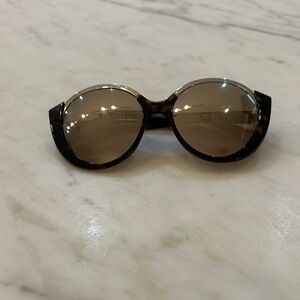 Chic Tortoise Shell Sunglasses